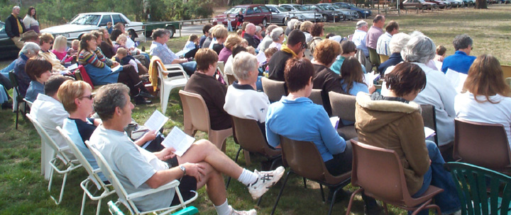 The audience also took part in the singing of old time favourites.